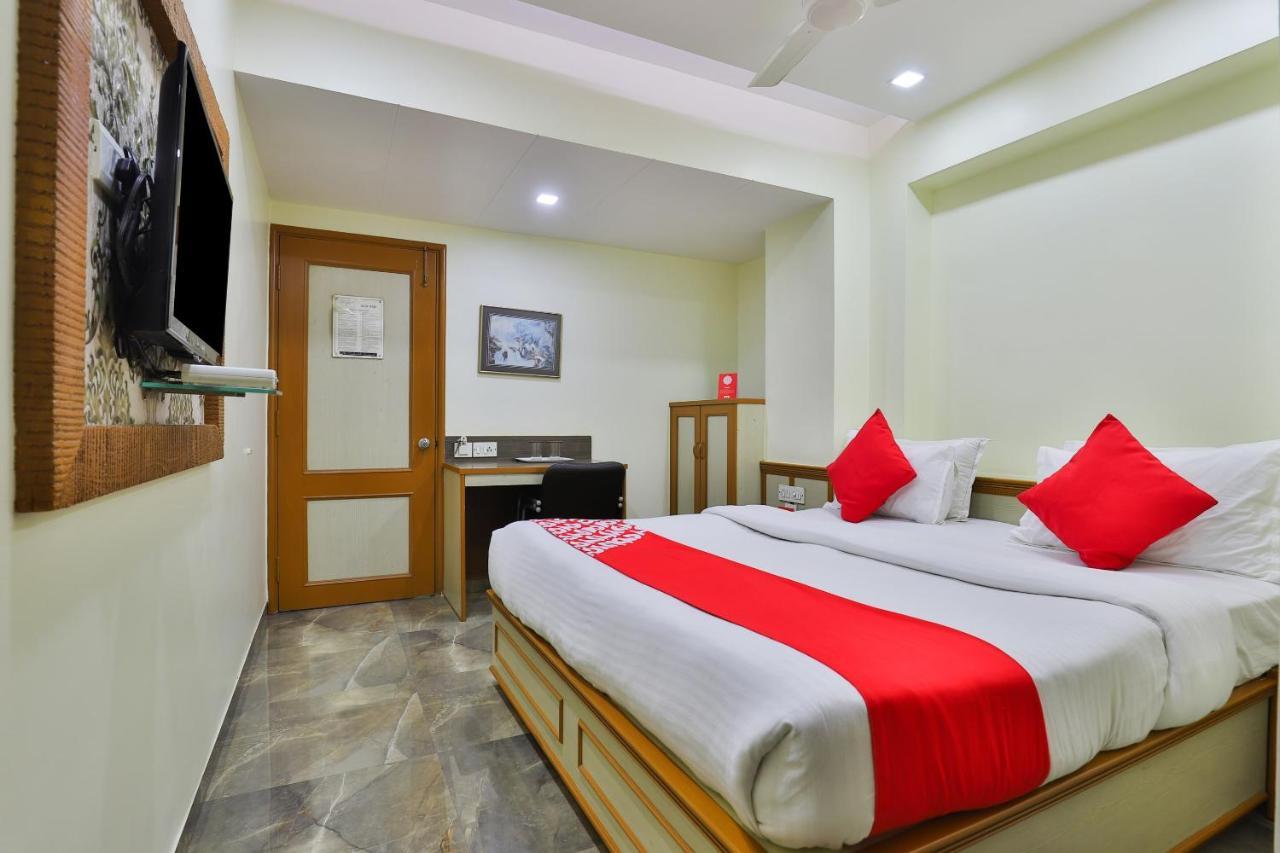 Oyo 17117 Hotel Rainbow Вадодара Екстериор снимка