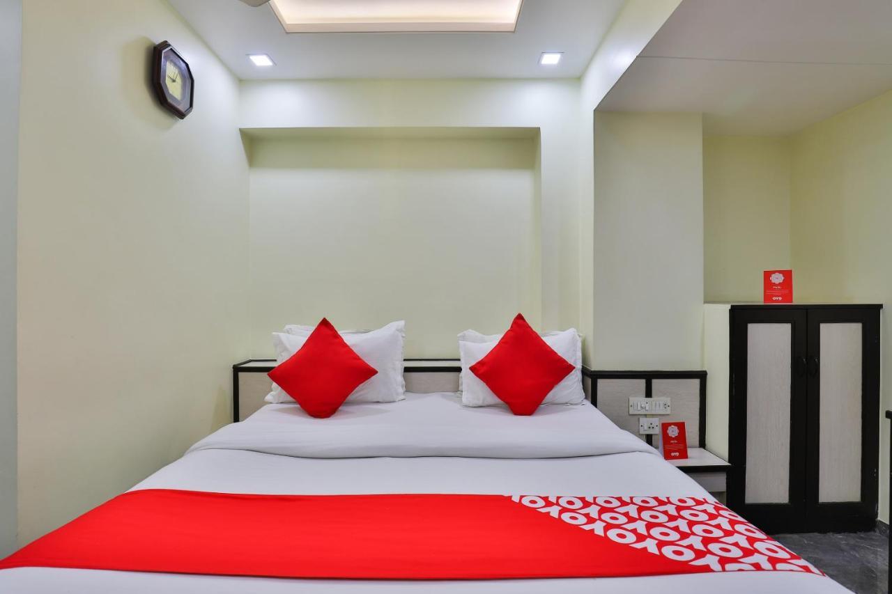 Oyo 17117 Hotel Rainbow Вадодара Екстериор снимка