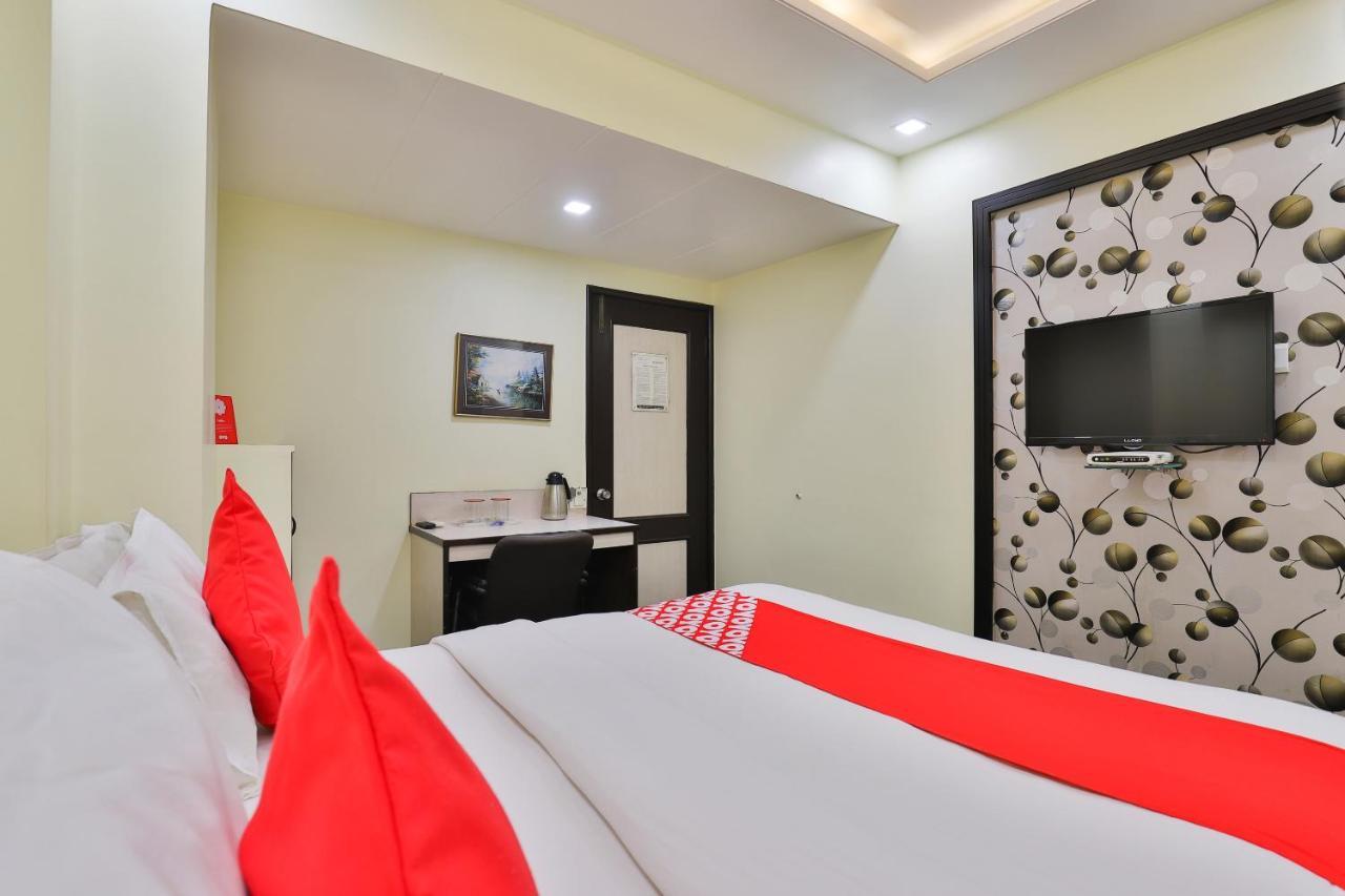Oyo 17117 Hotel Rainbow Вадодара Екстериор снимка