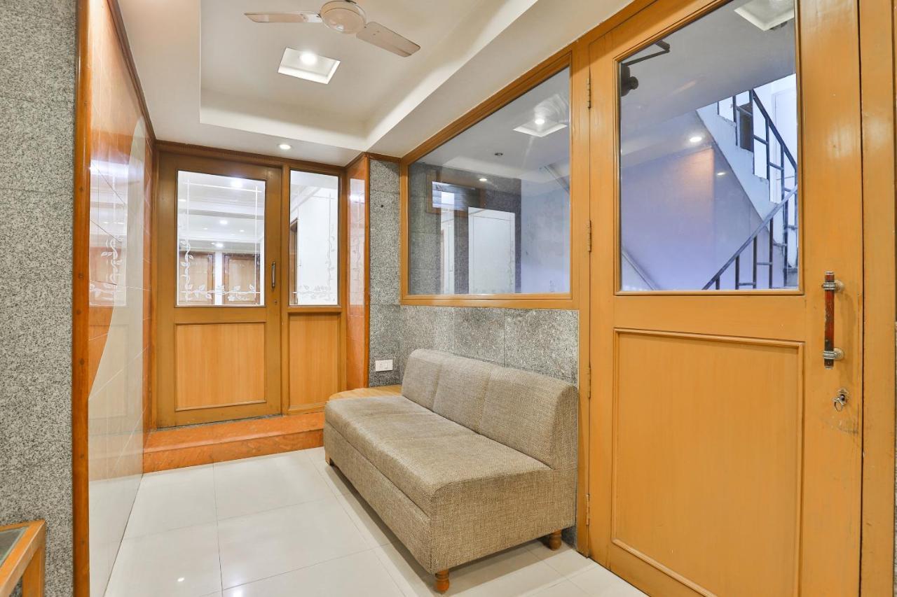 Oyo 17117 Hotel Rainbow Вадодара Екстериор снимка