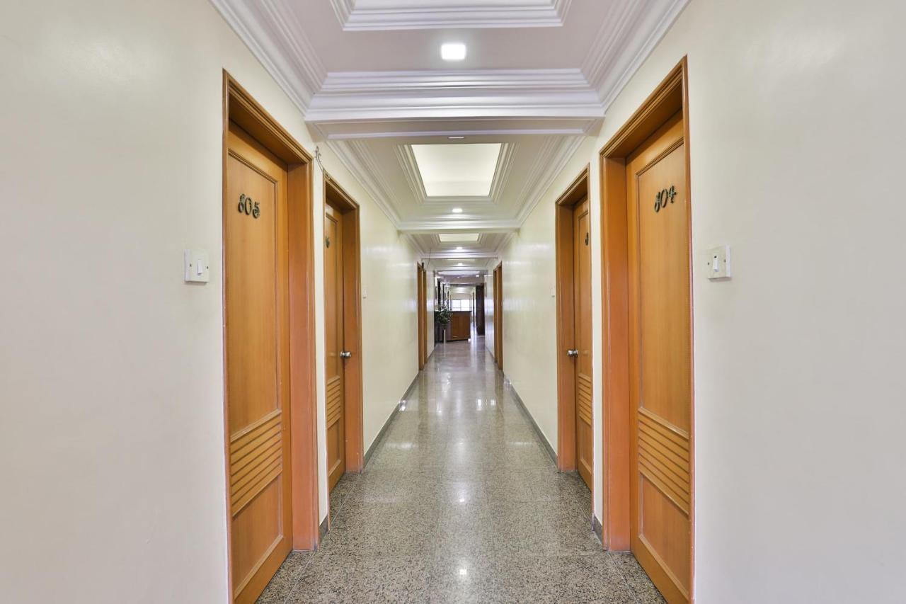 Oyo 17117 Hotel Rainbow Вадодара Екстериор снимка