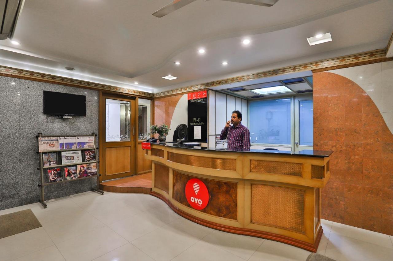 Oyo 17117 Hotel Rainbow Вадодара Екстериор снимка