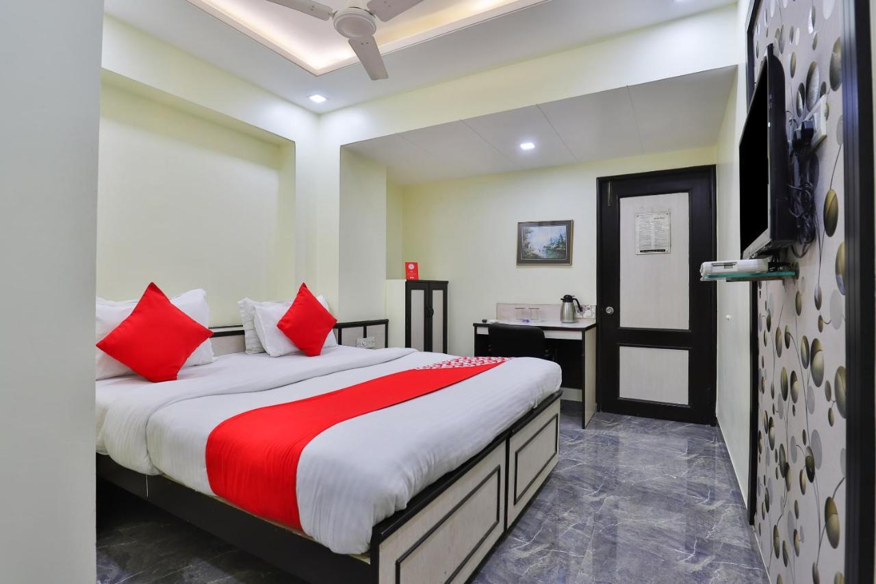 Oyo 17117 Hotel Rainbow Вадодара Екстериор снимка